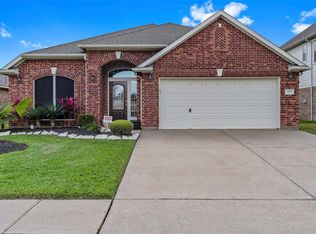 409 Holly Branch Ln, Kemah, TX 77565