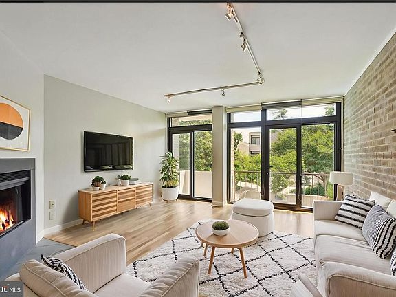 2nd image of 333 N St SW