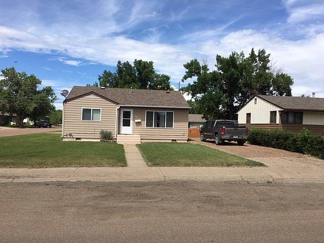1st image of 910 5th Ave N