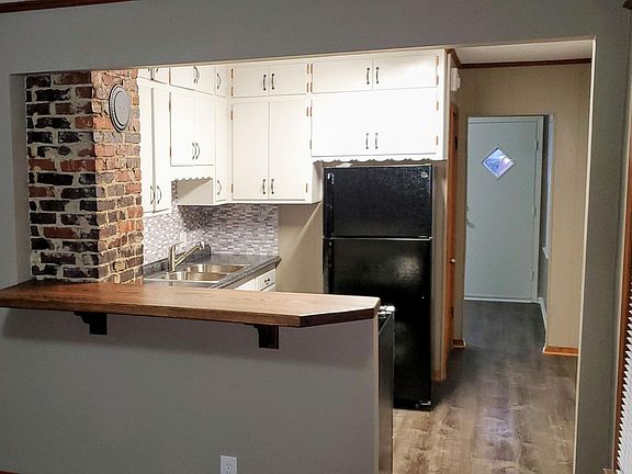 3rd image of 5710 Woodland Ave