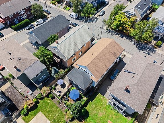 4th image of 110 W Adams St