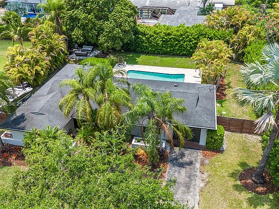 3rd image of 15620 SW 87th Ave