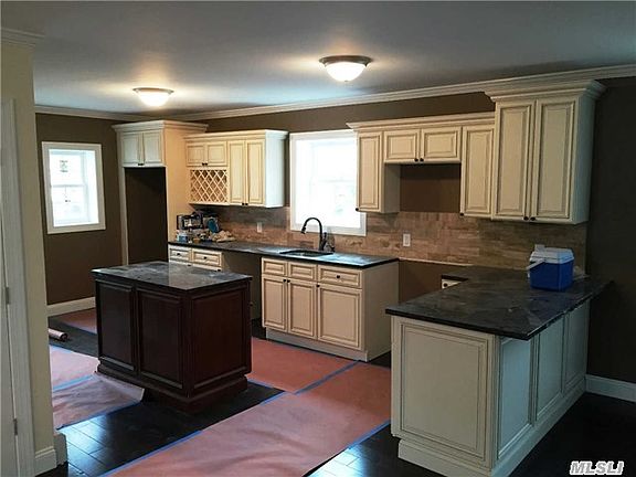 2nd image of 128 Cerny Pl