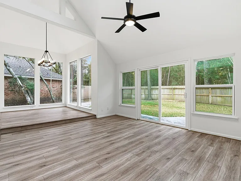 23 Cedar Chase Pl — Photo 9