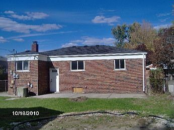 3rd image of 22420 Raymond Ct