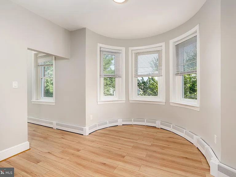 523 Constitution Ave NE #3 — Photo 3