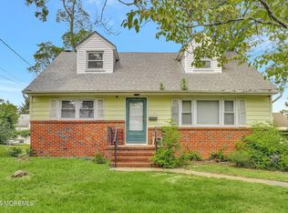 24 Berger Avenue, Oakhurst, NJ 07755