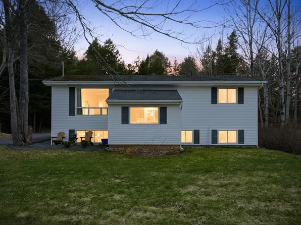 114 Charleswood Dr, Windsor Junction, NS B2T 1G3