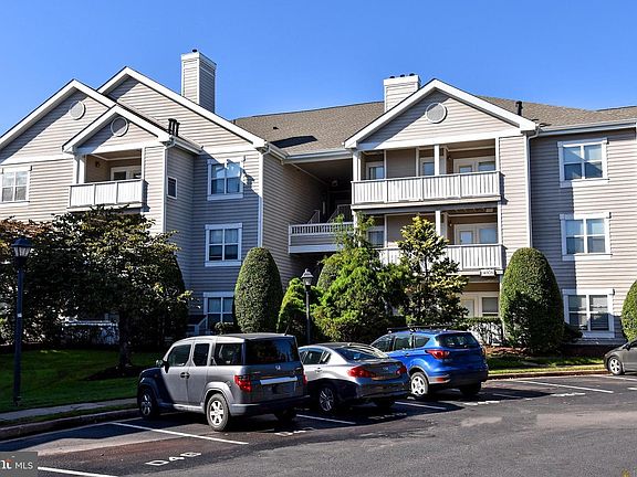 2nd image of 14305 Grape Holly Grv APT 14