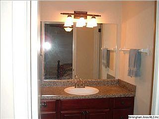 5th image of 901 Chapel Creek Dr