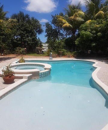 2nd image of 5556 Azalea Cir