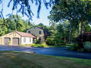 275 Westcott Rd, Scituate, RI 02857