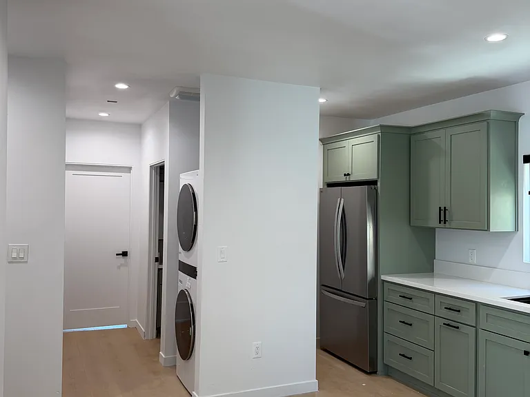 3205 Ganahl St — Photo 4