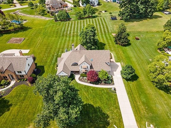 3rd image of 2212 Ashbury Close