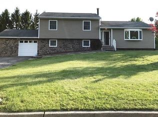 5 Exeter Ct, Washingtonville, NY 10992