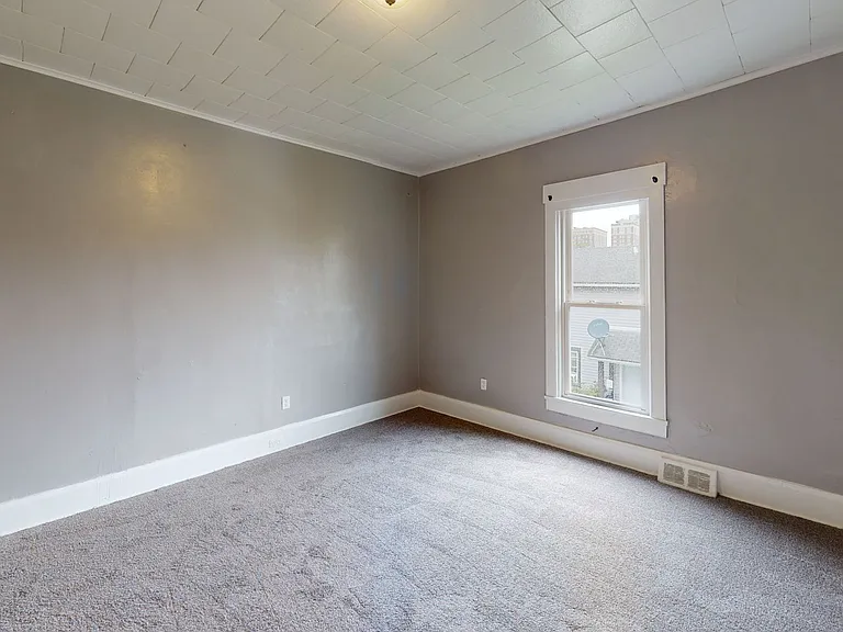 33 Westminster Avenue — Photo 11
