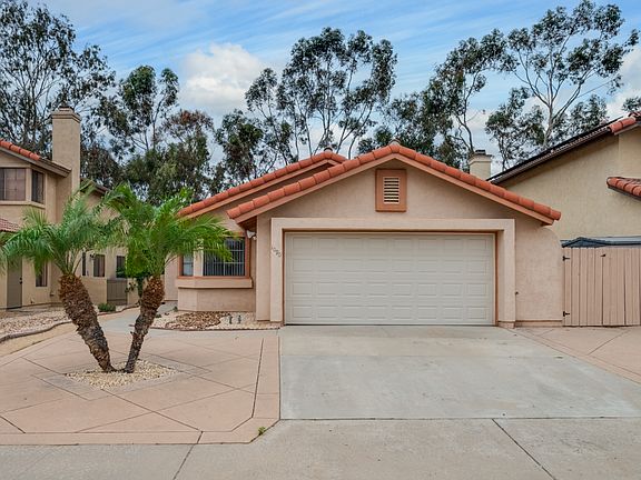 2nd image of 1090 Winding Oak Dr