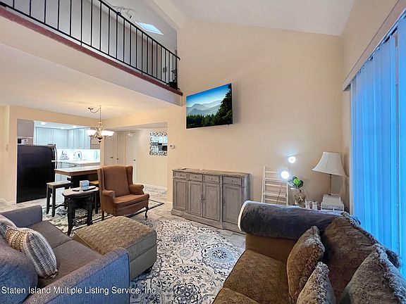 4th image of 85 Elmwood Park Dr APT 67