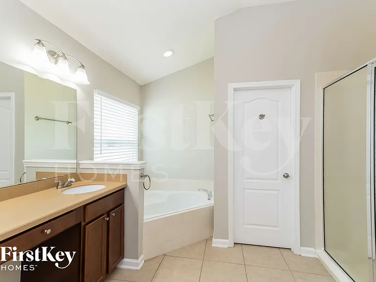 4004 Sandhill Crane Ter — Photo 10
