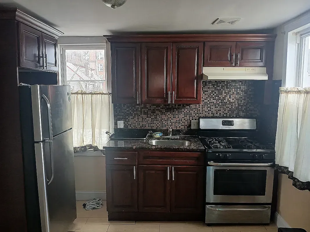 107-12 Watson Place — Photo 3