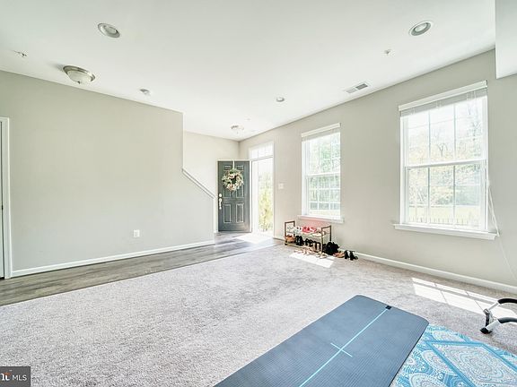 4th image of 18318 Woodhouse Ln