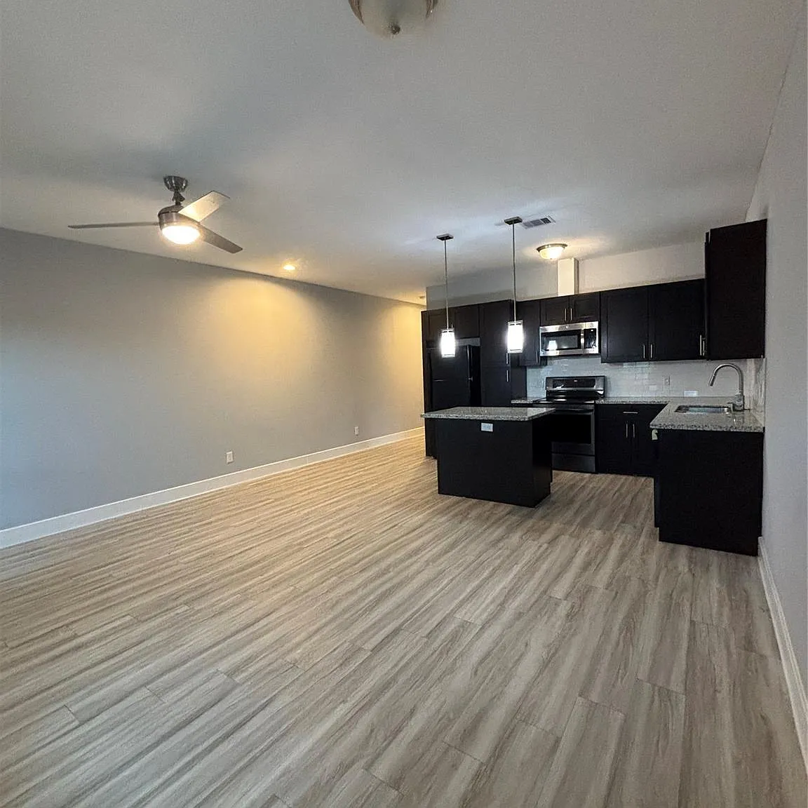2 bed, 2.0 bath, 1062 sqft, $1,345 — Photo 2