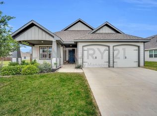 613 Mayfield Dr, Cleburne, TX 76031