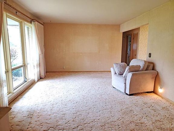 5th image of 422 Wildwood Ct