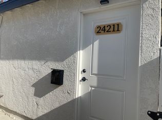 24211 Kittridge St, West Hills, CA 91307
