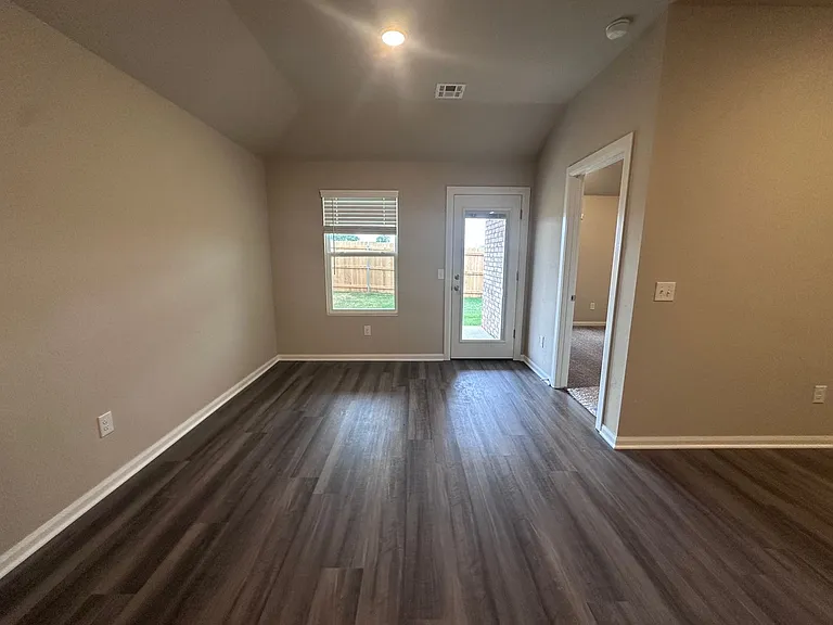 9001 Washita Creek Dr — Photo 5
