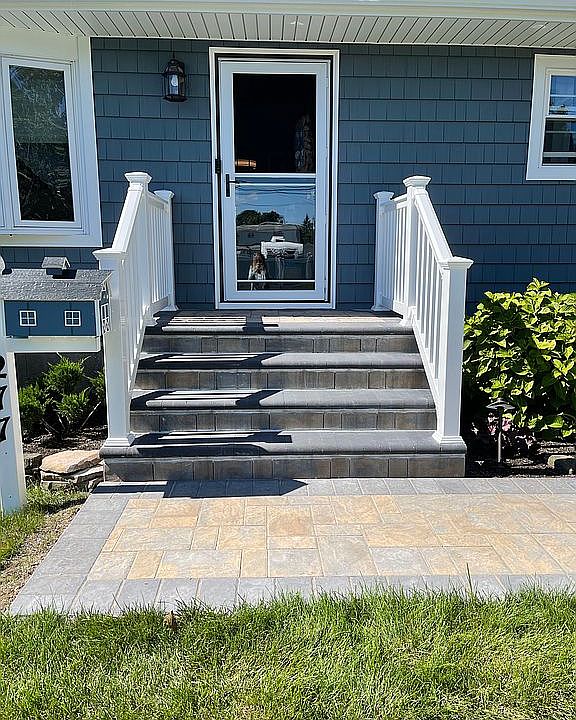 2nd image of 277 N Greene Ave