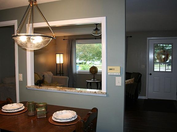 3rd image of 4601 Idleview Dr