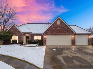 910 E Seattle Pl, Broken Arrow, OK 74012