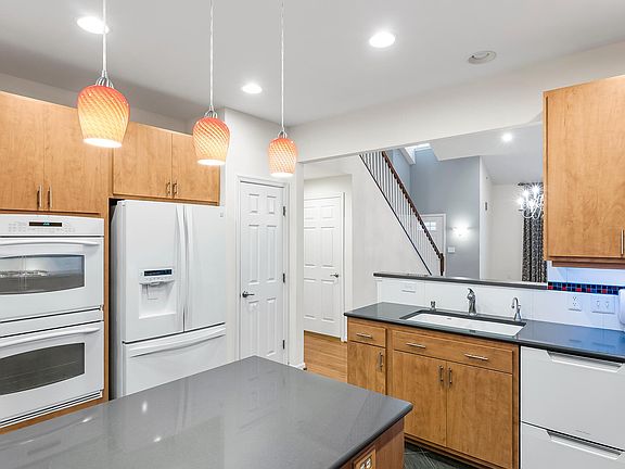 4th image of 112 Clydesdale Cir