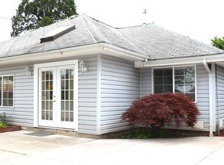 1345 Rainbow Dr, Springfield, OR 97477