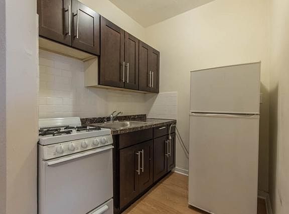 4th image of 4427 N Seeley Ave APT 206