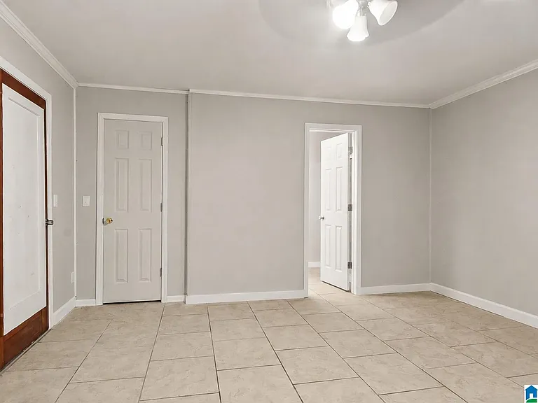 243 Cedar Crst — Photo 11