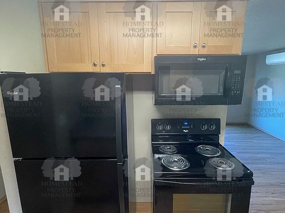 5th image of 475 Jackson St W APT 1