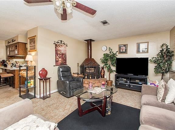 3rd image of 1042 Avenue G