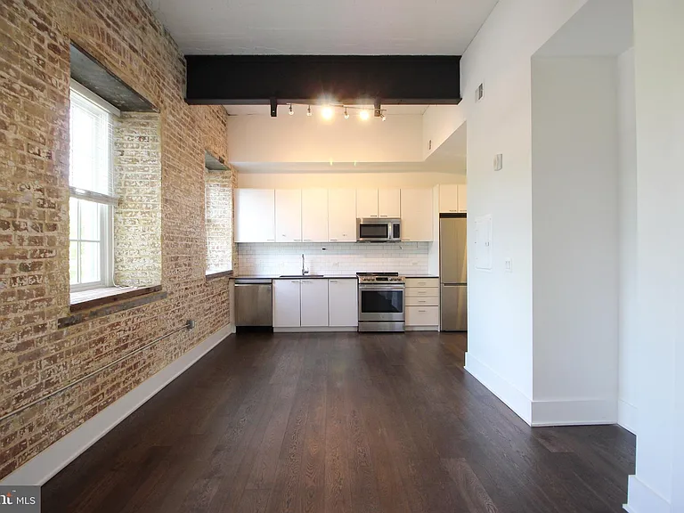 515 N Washington St #203 — Photo 13