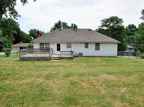 2nd image of 6136 Manning Ave #6136