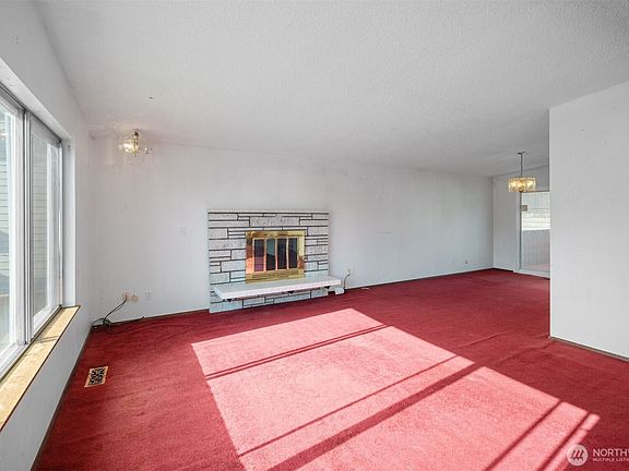 3rd image of 3703 SW 191st Place SW