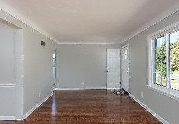 5th image of 922 Kirkham Ave