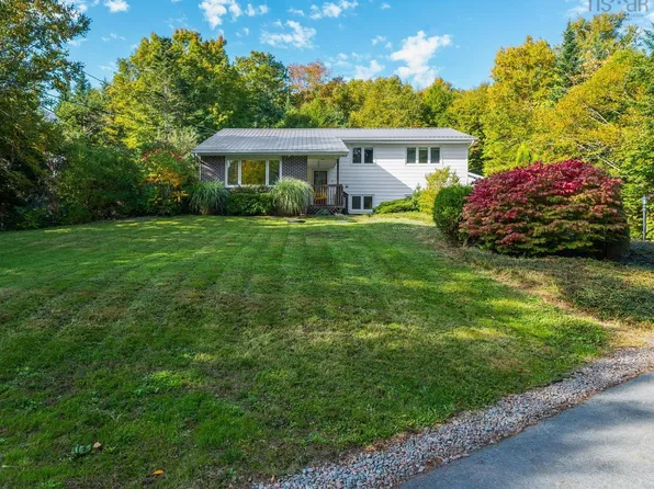 65 Marie Ave, Lake Echo, NS B3E 1A9