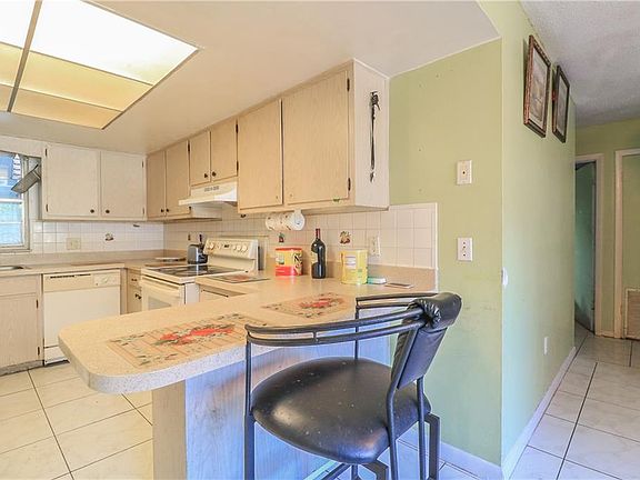 5th image of 6426 Gamble Dr