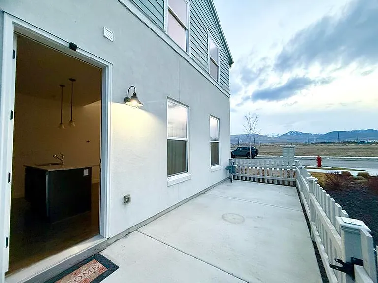 10539 S Liv Way #S — Photo 9