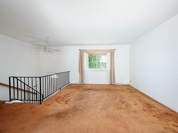 4th image of 4988 Carbondale Dr