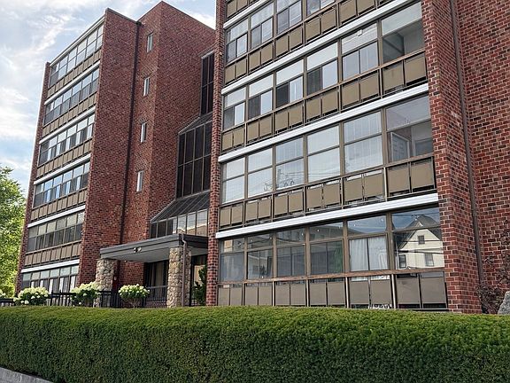 3rd image of 40 Greenleaf St Unit 506