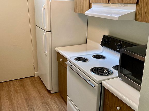 5th image of 2027 Halford Ave APT 6