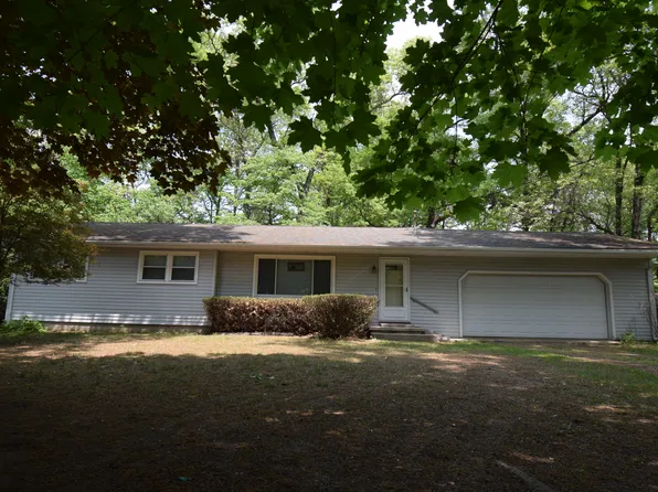 35110 Riverview Dr, Paw Paw, MI 49079